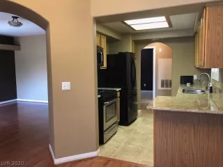 Photo #5: 2214830 Listing 