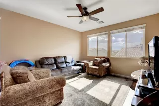 Photo #3: 2214868 Listing