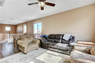 Photo #5: 2214868 Listing