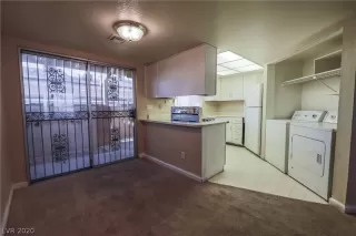 Photo #6: 2214932 Listing 