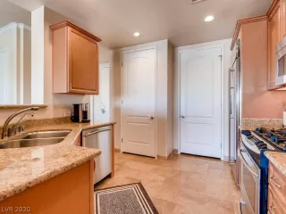 Photo #3: 2214998 Listing