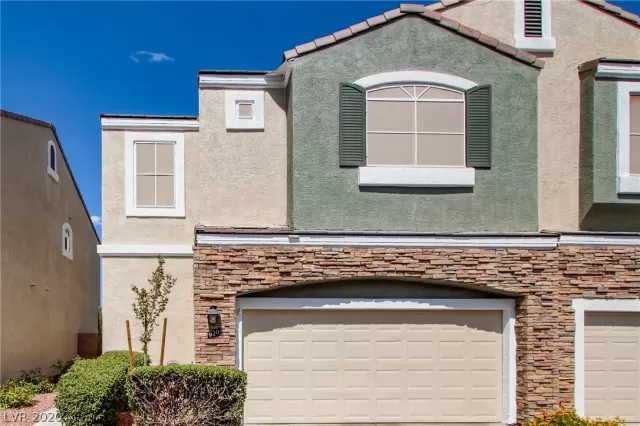 MLS: 2215112 Condo For Sale