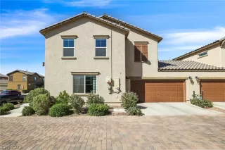 Photo #2: 2215140 Listing