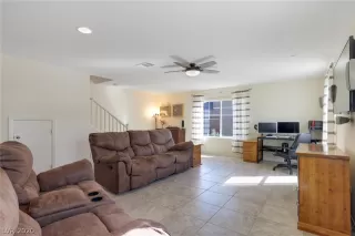 Photo #3: 2215140 Listing