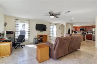 Photo #4: 2215140 Listing