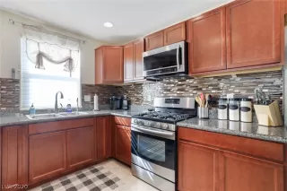 Photo #6: 2215140 Listing