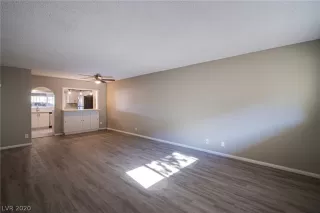 Photo #2: 2215183 Listing