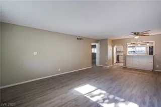 Photo #3: 2215183 Listing