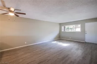 Photo #5: 2215183 Listing