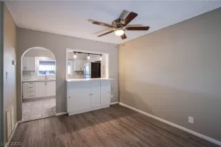 Photo #6: 2215183 Listing