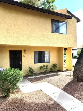 Photo #1: 2215193 Listing