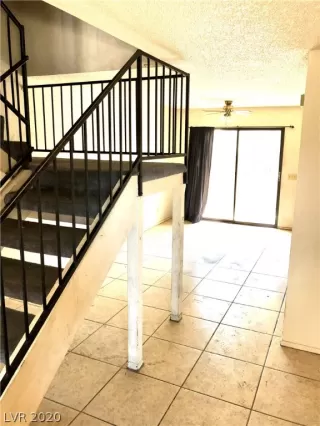 Photo #2: 2215193 Listing