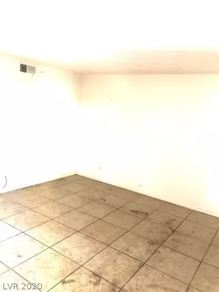 Photo #6: 2215193 Listing