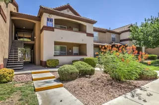 Photo #2: 2215222 Listing