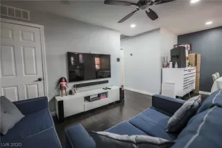 Photo #5: 2215241 Listing