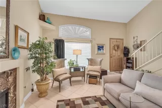 Photo #4: 2215259 Listing