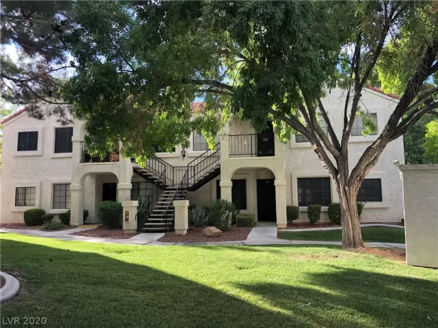 MLS: 2215267 Condo For Sale