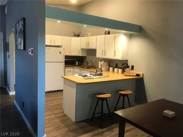 MLS: 2215298 Condo For Sale