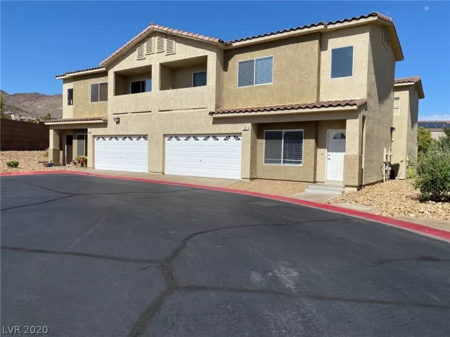 MLS: 2215327 Condo For Sale