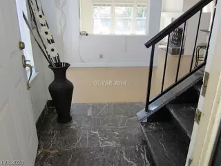 Photo #1: 2215392 Listing 