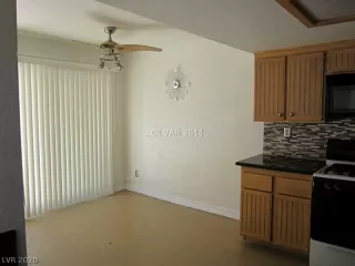 Photo #5: 2215392 Listing 