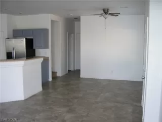 Photo #2: 2215401 Listing