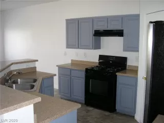 Photo #4: 2215401 Listing