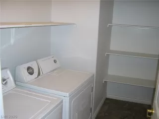 Photo #5: 2215401 Listing