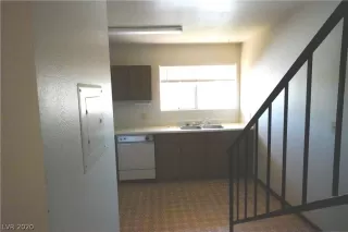 Photo #2: 2215437 Listing 