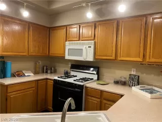 Photo #1: 2215446 Listing