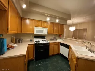 Photo #4: 2215446 Listing