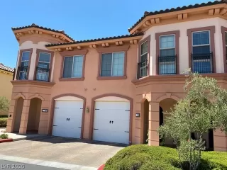 Photo #2: 2215462 Listing