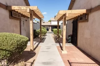 Photo #5: 2215476 Listing