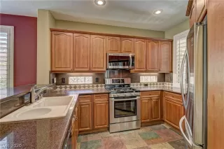 Photo #1: 2215493 Listing 