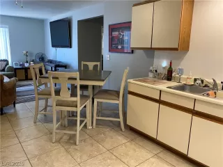 Photo #4: 2215496 Listing