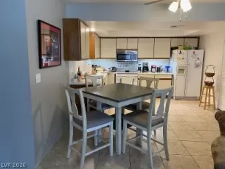 Photo #5: 2215496 Listing