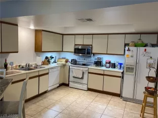 Photo #6: 2215496 Listing