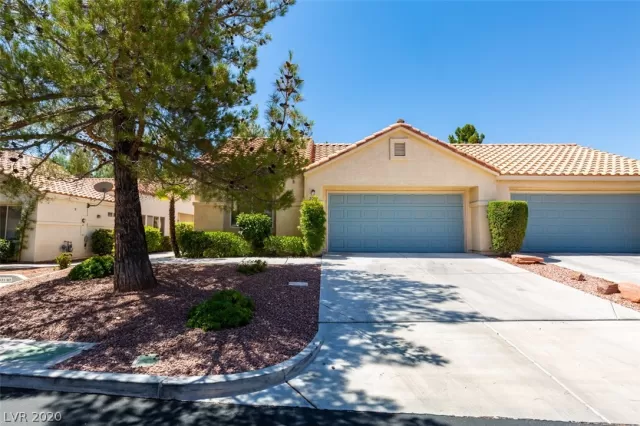 MLS: 2215569 Condo For Sale