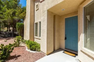 Photo #2: 2215569 Listing