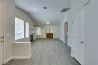 Photo #3: 2215569 Listing