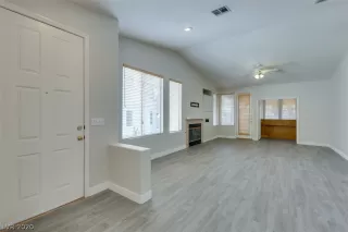 Photo #4: 2215569 Listing