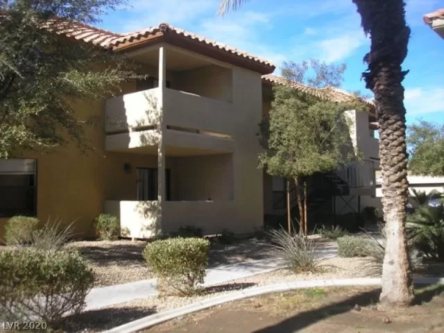 MLS: 2215593 Condo For Sale