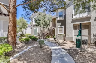 Photo #3: 2215648 Listing