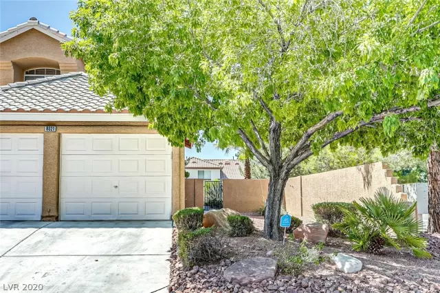 MLS: 2215687 Condo For Sale