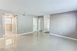 Photo #3: 2215687 Listing 