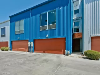 Photo #1: 2215697 Listing