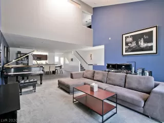 Photo #5: 2215697 Listing