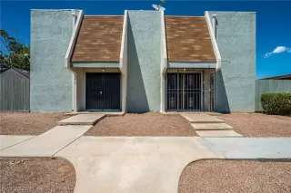 Photo #2: 2215699 Listing