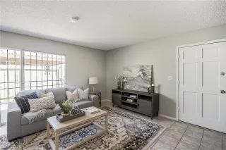 Photo #4: 2215699 Listing