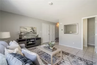 Photo #6: 2215699 Listing